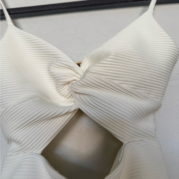 L*Space Kyslee Twisted Cutout One-Piece Swimsuit size small New - Picture 4 of 11